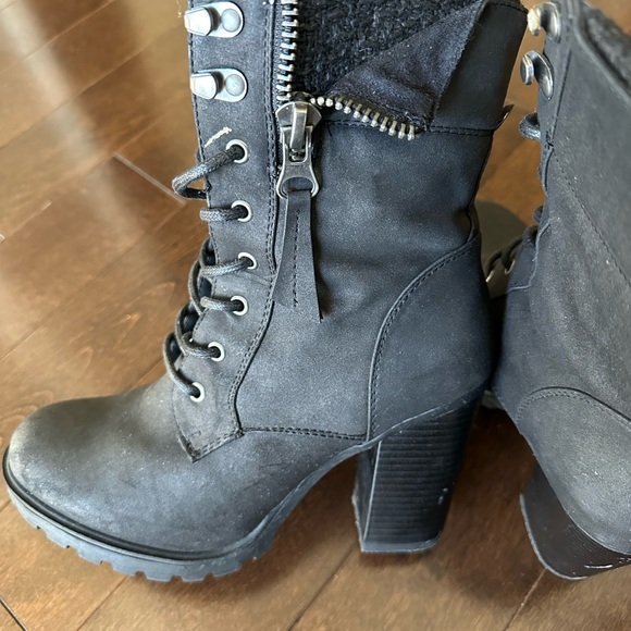 Ladies boots - Picture 3 of 6